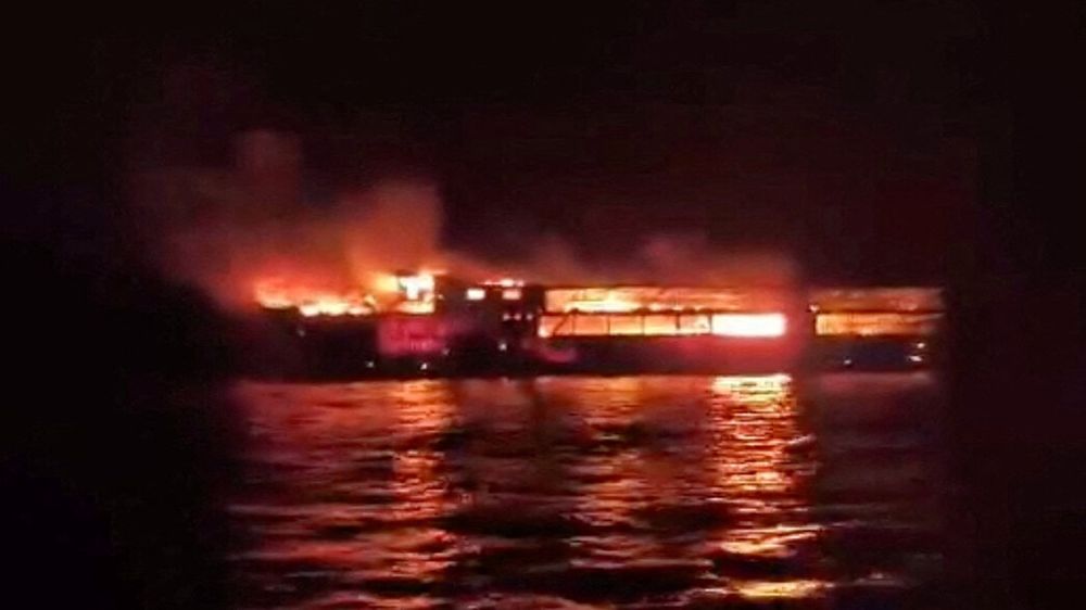 И более 80 пропали в пожаре на судне на Филиппинах