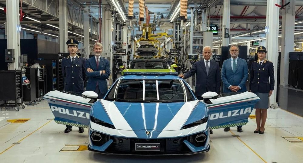 Итальянская полиция получила дикую Lamborghini