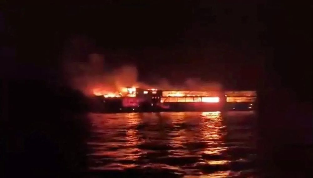Паром загорелся на Филиппинах: минимум пять человек погибли, более 80 пропали